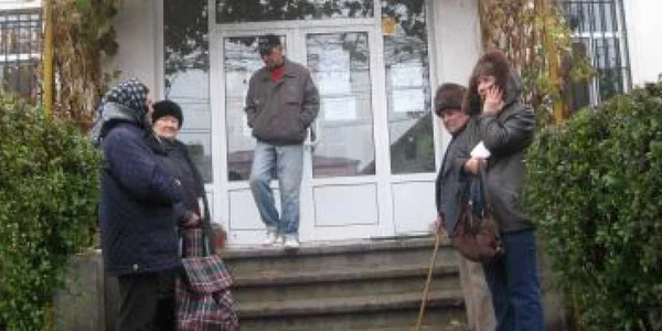 FOSANI: De strajă pentru zahăr şi făină