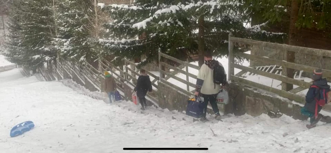 Ucrainenece refugiate, în drum spre alte zări FOTO Facebook