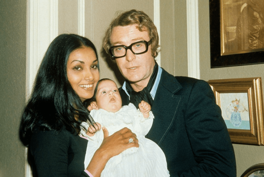 Dragostea pasională a legendarului Michael Caine cu o braziliancă. Actorul de 90 de ani iubește aceeași femeie de-o viață VIDEO 
