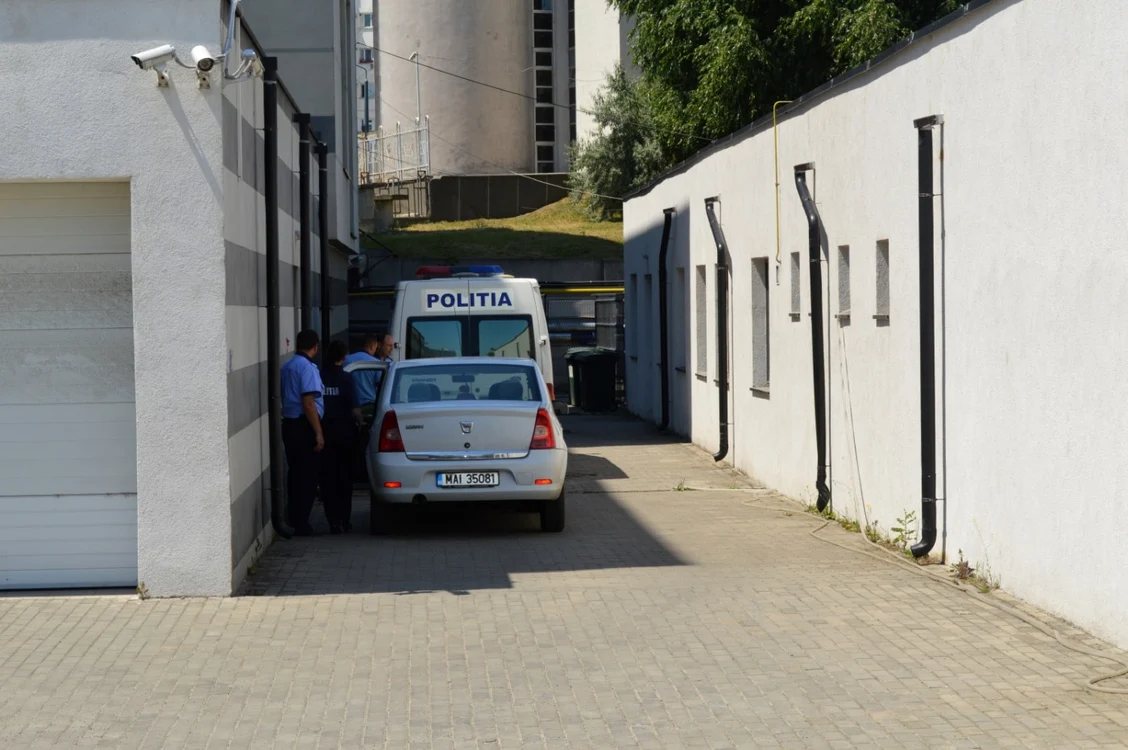 Bărbatul a fost prezentat judecătorilor cu propunere de arestare preventivă