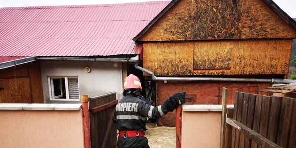 inundatii pompieri jpg