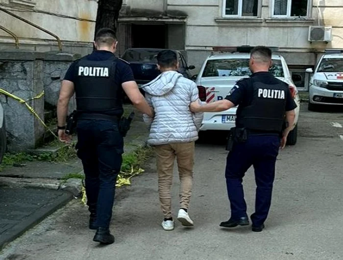 Minorul este deocamdată arestat și a fost dus în arestul IPJ Vaslui