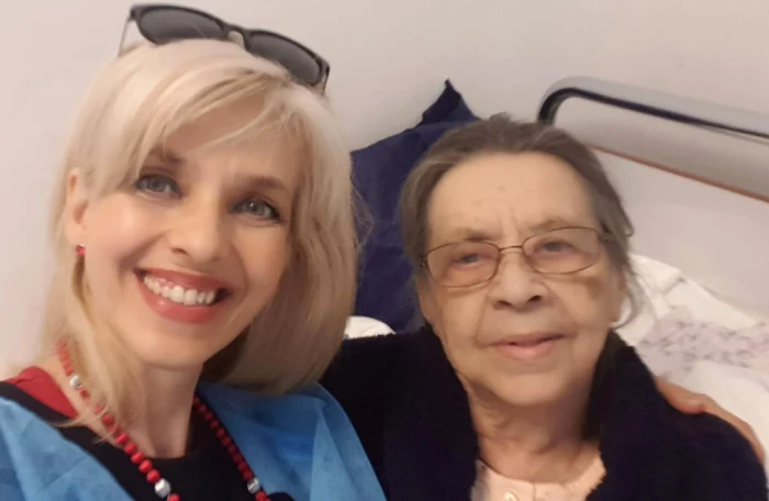 „Mama mea cea puternică, pe care o iubesc până la stele și dincolo de ele”, a scris Bianca Brad pe Facebook, în dreptul fotografiei cu mama