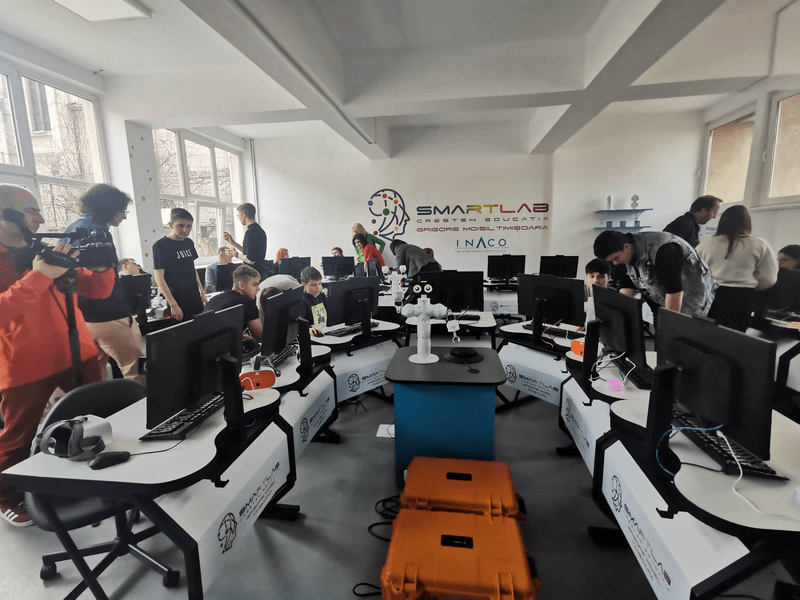 Cum arată școala viitorului. Inteligență artificială, realitatea virtuală și augmentată sau roboți FOTO 
