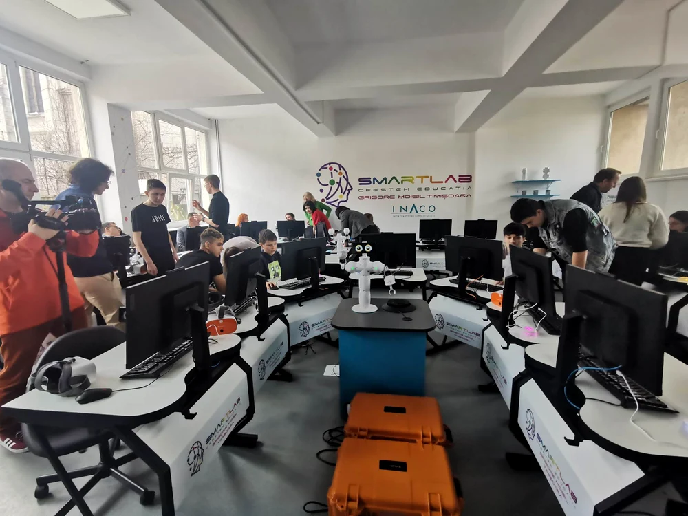 Smart Lab la Liceul de Informatică din Timișoara FOTO Ștefan Both