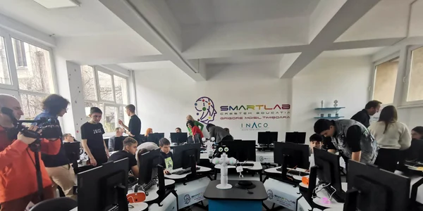 Smart Lab la Liceul de Informatică din Timișoara FOTO Ștefan Both