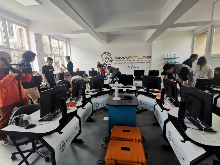 Smart Lab la Liceul de Informatică din Timișoara FOTO Ștefan Both