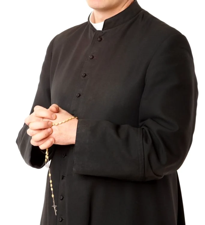 
    Preot catolic (Shutterstock)  