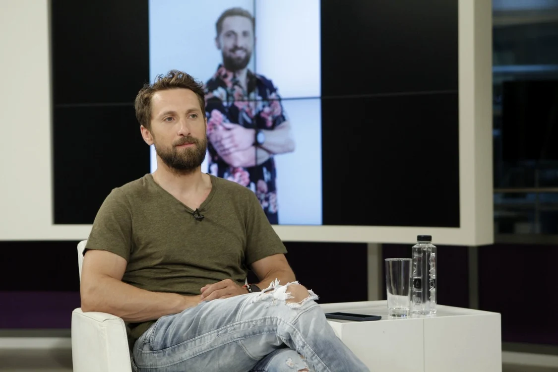Dani Oţil în studioul Adevărul Live