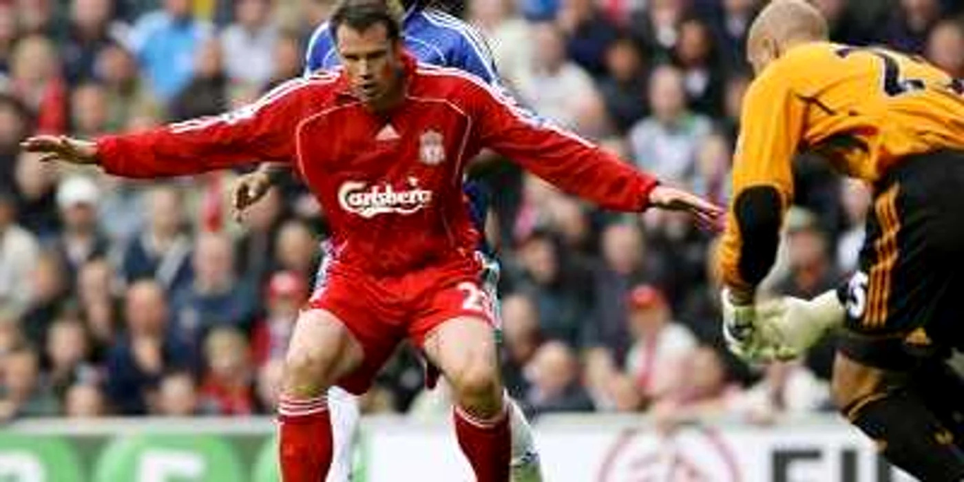 Jamie Carragher se va ruga chiar înaintea meciului la Bucureşti