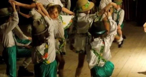 Trupa de dans Hansel şi Gretel. FOTOfacebook