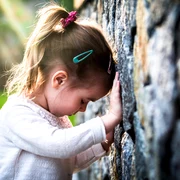 fetita_anxietate_shutterstock 427646266 jpg