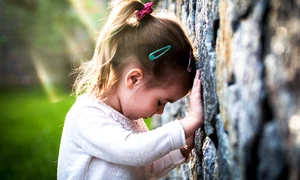 fetita_anxietate_shutterstock 427646266 jpg