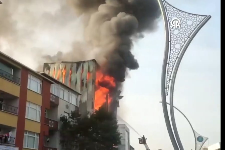 Șase oameni au murit într-un incendiu izbucnit la un depozit de parfumuri din nord-vestul Turciei