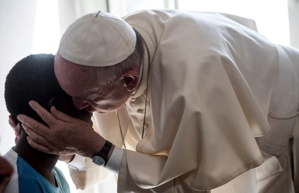 
    Papa Francisc a ascultat poveștile fostelor prostituateFoto: AP  