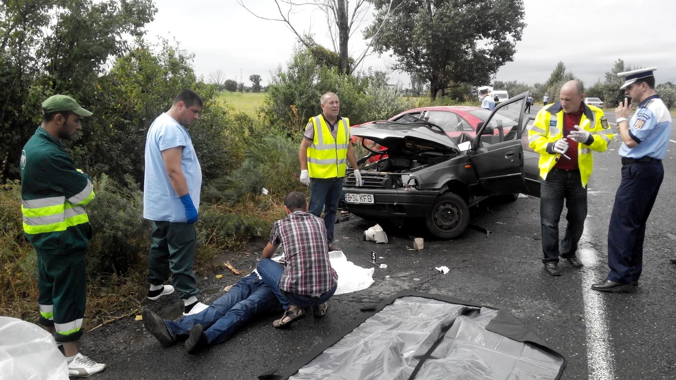 Două persoane au murit pe loc în urma accidentului rutier