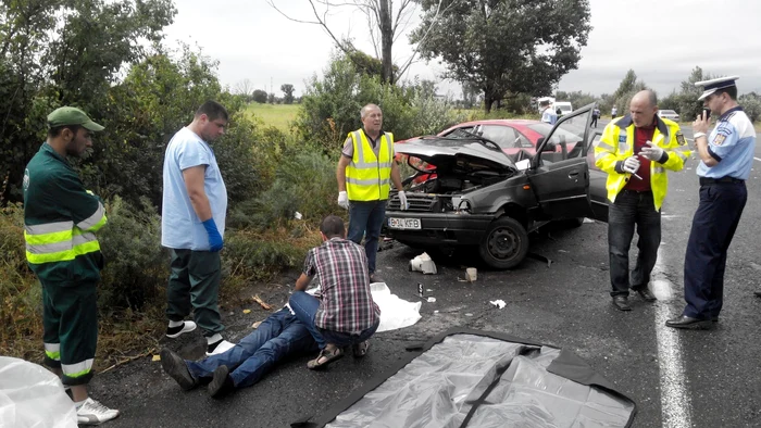 Două persoane au murit pe loc în urma accidentului rutier