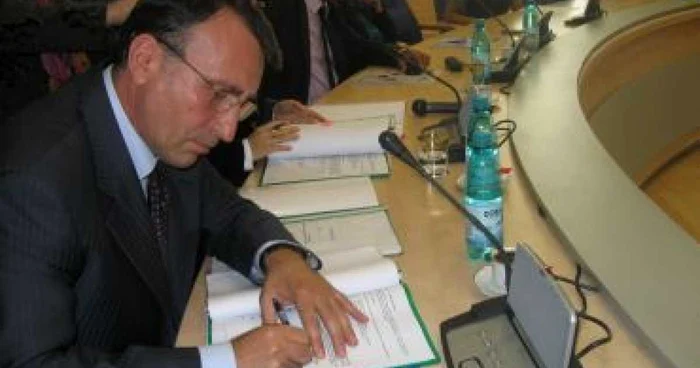 Slatina:Primăriile oltene vor primi bani pentru acoperirea datoriilor