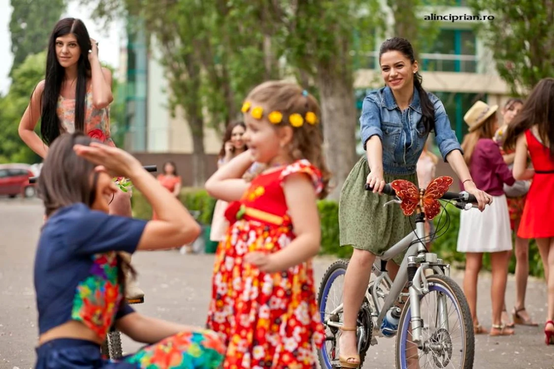 Frumoasele Constanţei, la SkirtBike FOTO alinciprian.ro