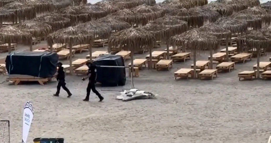 Alertă în Olimp: O posibilă dronă a fost găsită pe plajă. Obiectivul a fost detonat de geniști