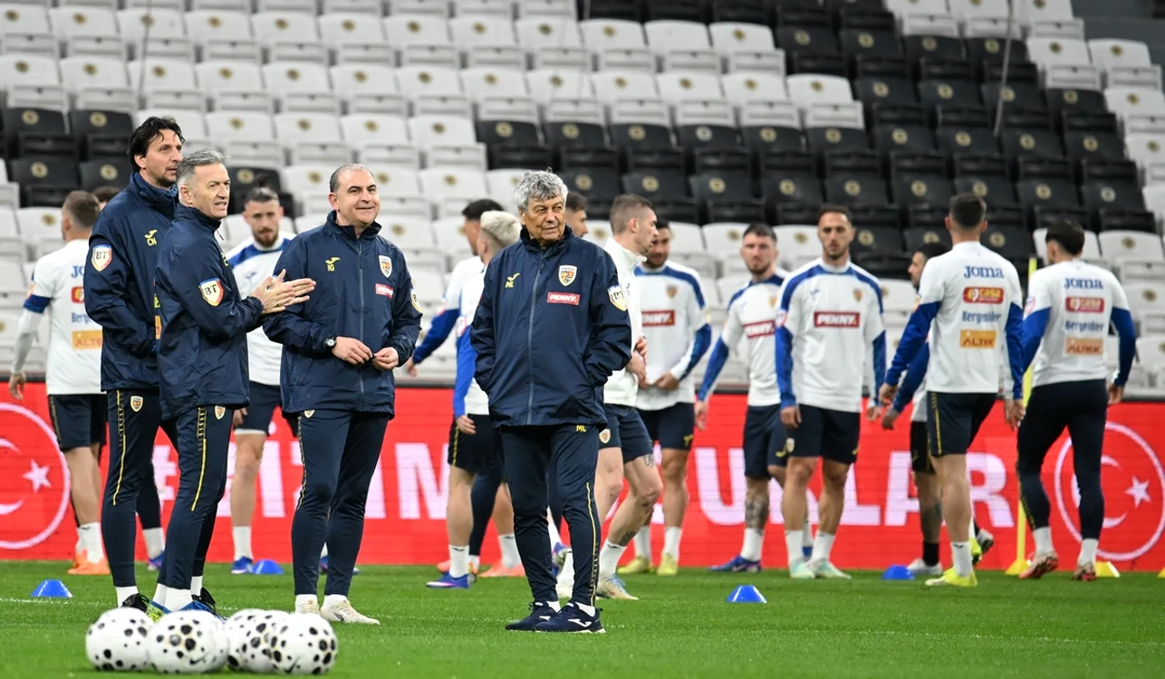 Ioenl Gane (în stânga lui Lucescu) va conduce naționala în Slovacia (FOTO: Sportpictures)