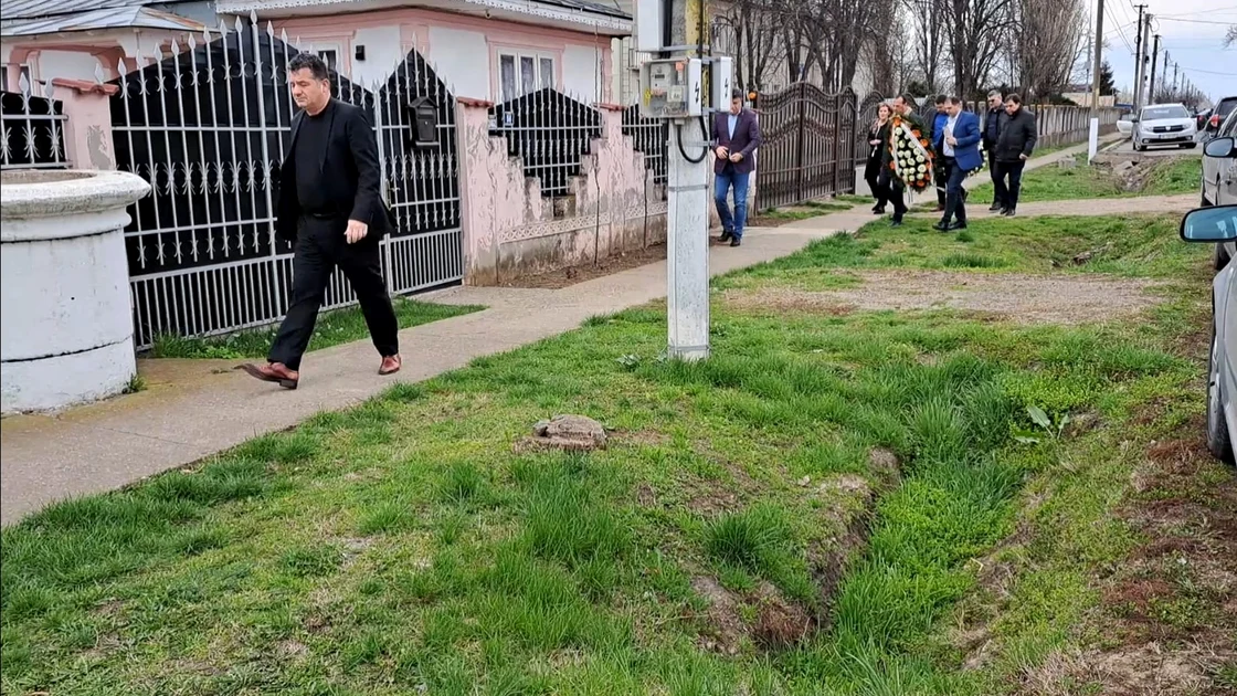 Delegație CFR, cu flori la sicriul colegei care a murit în accidentul feroviar FOTO: Arhivă Personal