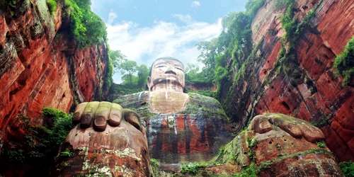 Marele Buddha din Leshan China FOTO mnn.com