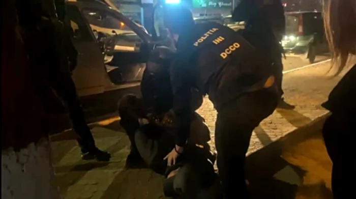 Consilierul bașcanei a fost încătușat pentru 72 de ore. FOTO: Politia.md