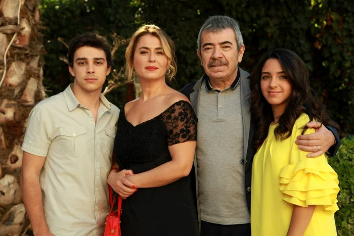 Acasă TV programează "Îngeri şi nobili" zilnic de luni până vineri, ora 18.00