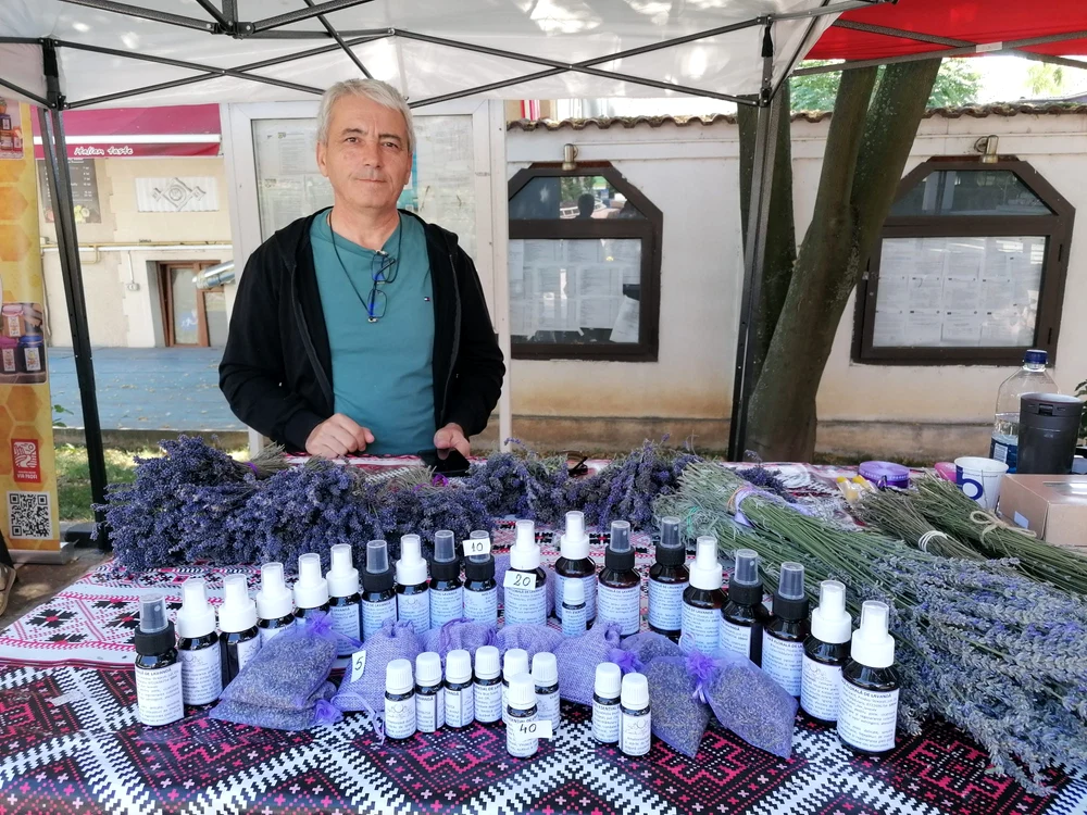 Iulian Mădularu cultivă lavandă de opt ani FOTO: Alina Mitran