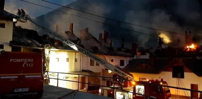 Incendiul a fost stins după 13 ore. Sursa foto: ISU Alba