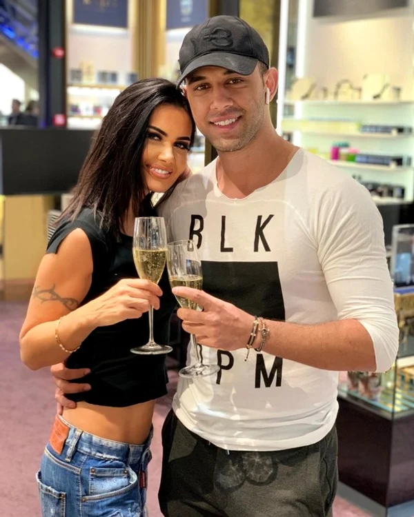 
    Oana Zăvoranu este căsătorită acum cu Alex Ashraffoto: arhivă personală  