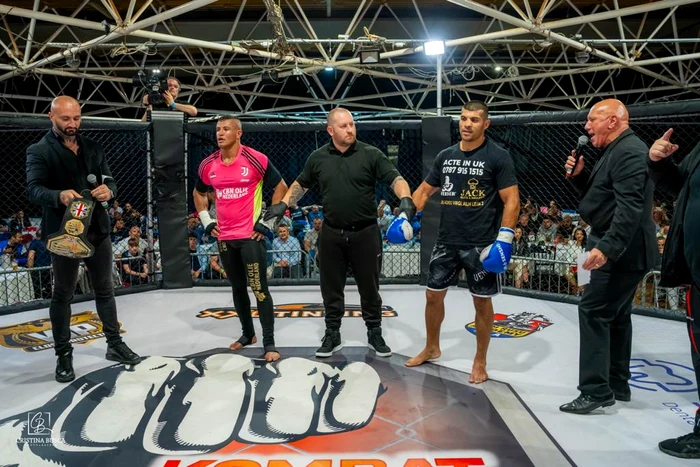  John Smith i-a înmânat centura lui Florin  Lambagiu. Dave O’Donnell a prezentat showul