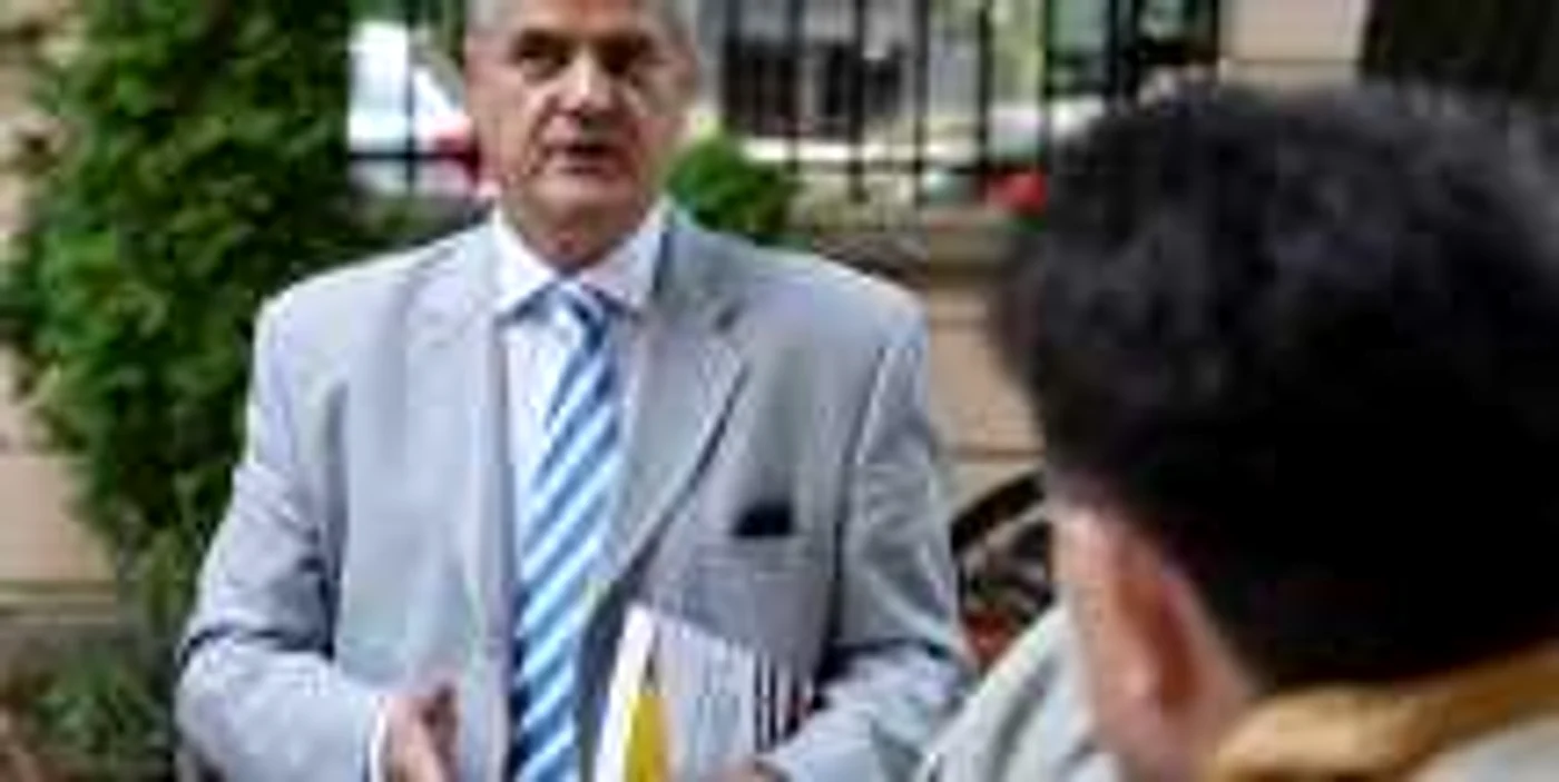 Fostul premier Adrian Năstase ar putea sta cinci ani după gratii   FOTO: Mediafax