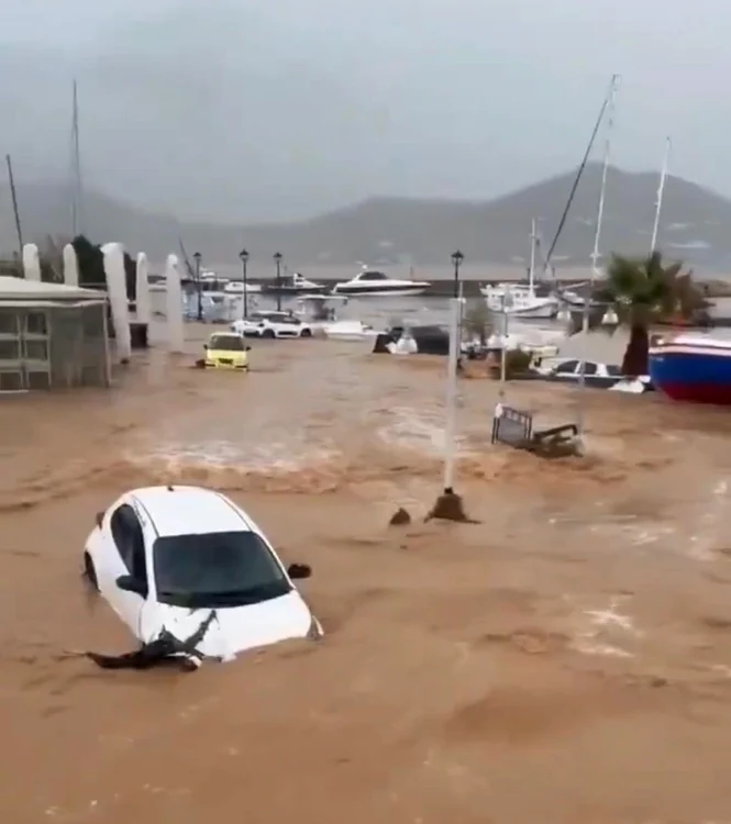 Ploi torențiale și inundații devastatoare în Insulele grecești. FOTO: X