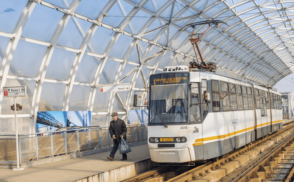 STB anunță revenirea tramvaiului 1/ 10 pe traseul complet, via Pasaj Basarab, din 24 octombrie. Ce alte linii reintră pe traseele originale