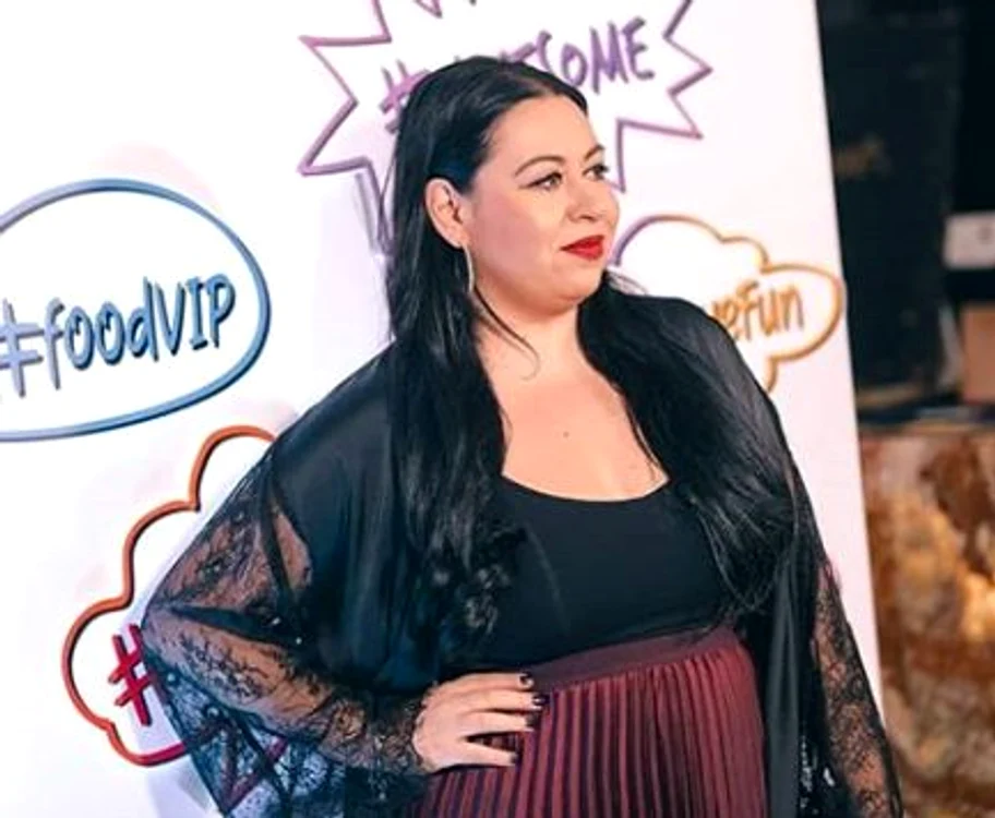 
    Oana Roman și-a mai schimbat o dată look-ul, în timpul concertuluiFoto Instagram  