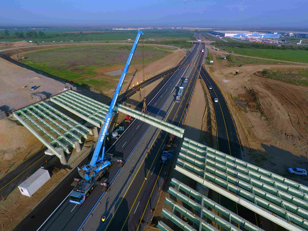 AKTOR a montat secțiunea centrală a viitorului pasaj peste A1