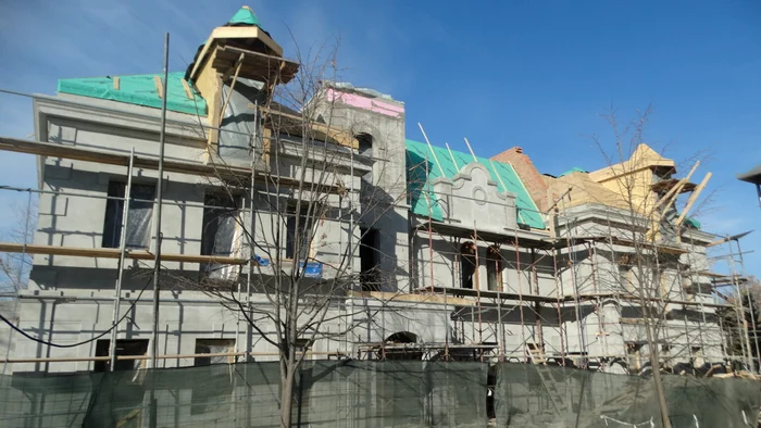 Casa de oaspeți este în curs de renovare. SURSA buzoienii.ro