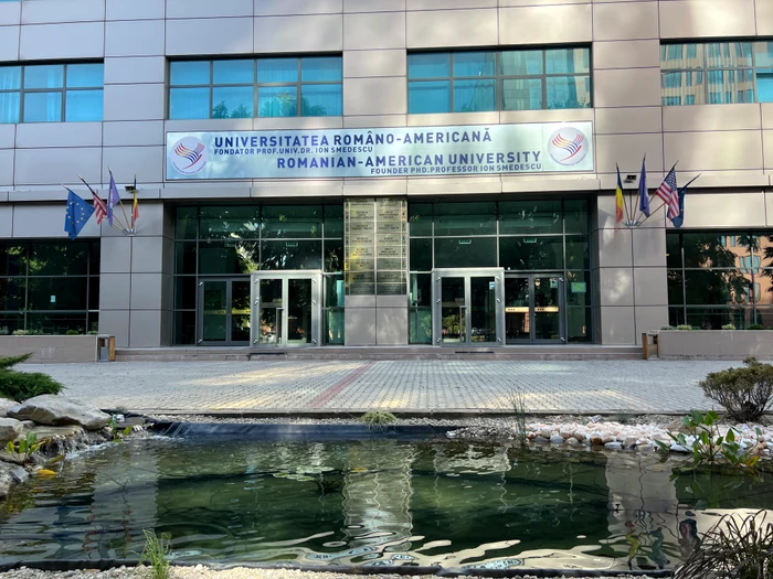 inscrierile la sesiunea de admitere din toamna sunt deschise pana pe 13 septembrie la universitatea romano americana1 jpg