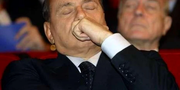 Un pui de somn, la o conferinţă de presă la Roma, în 2008