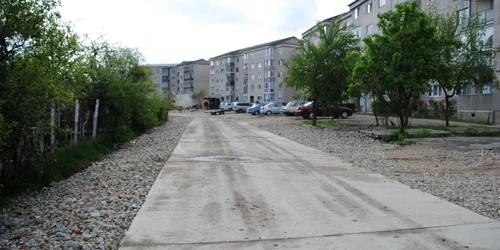 Se lucreaza in zona Adona