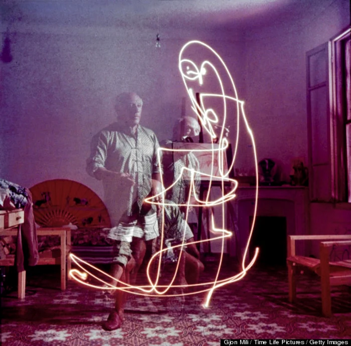 Pictorul Pablo Picasso, fotografiat de Gjon Mili FOTO huffingtonpost.com