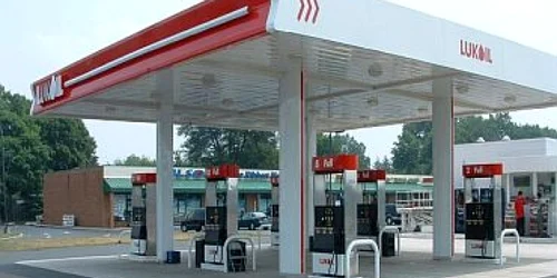 Afaceri la jumătate pentru Lukoil