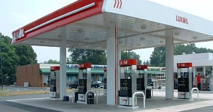 Afaceri la jumătate pentru Lukoil