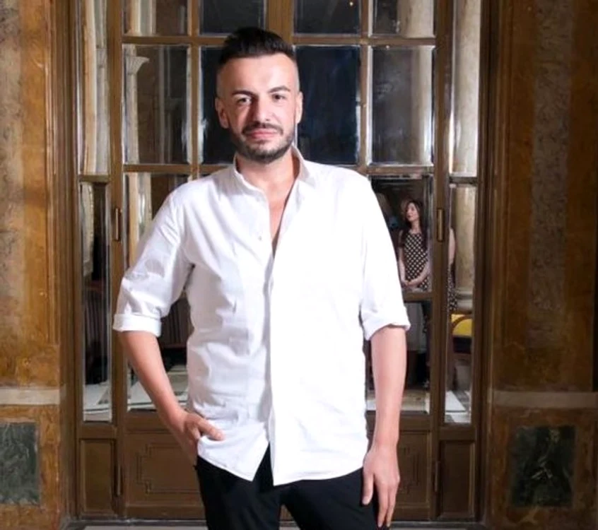 Nu era prima oară când Răzvan ar fi apelat la metoda părăsirii țării pentru a se regăsi pe sine 