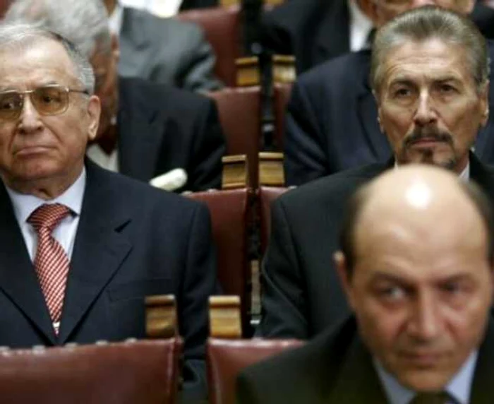 Foşii preşedinţi ai României Ion Iliescu, Emil Constantinesc şi Traian Băsescu FOTO Mediafax