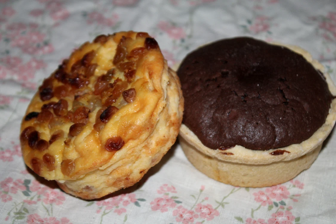 
    Prăjiturică cu ciocolată şi cu brânză dulce  