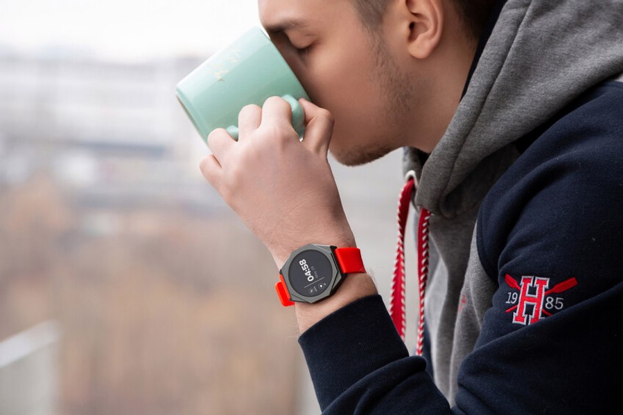 O lume completă la încheietura mâinii: cum funcționează un smartwatch Canyon SW-86?
