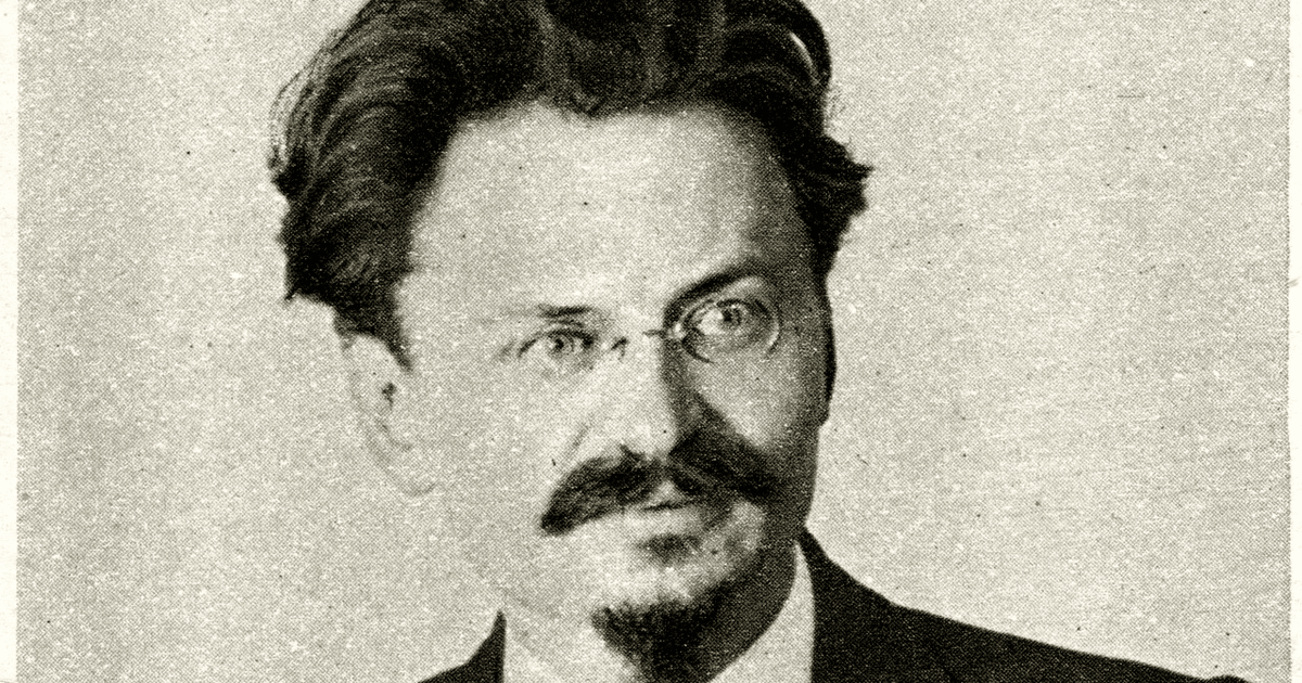 Povestea lui Leon Troțki, creatorul Armatei Roșii, care a sfârșit în exil în Mexic cu un piolet în cap